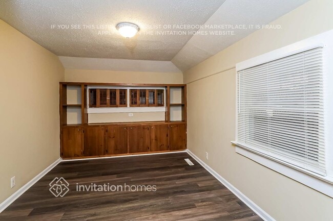 Building Photo - 2209 Ln St