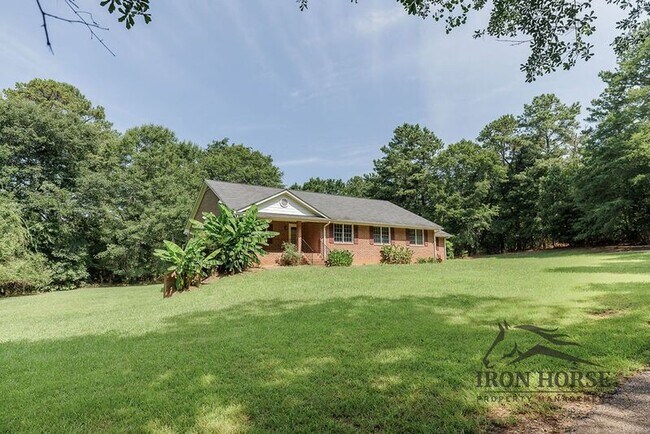 Building Photo - 8671 Macon Hwy