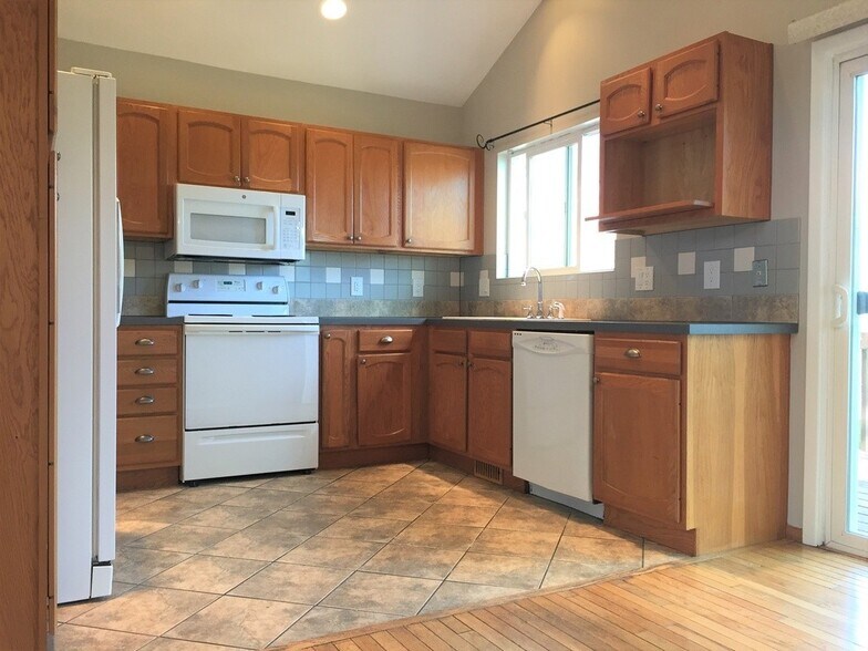 Building Photo - 8 Ponderosa Pl