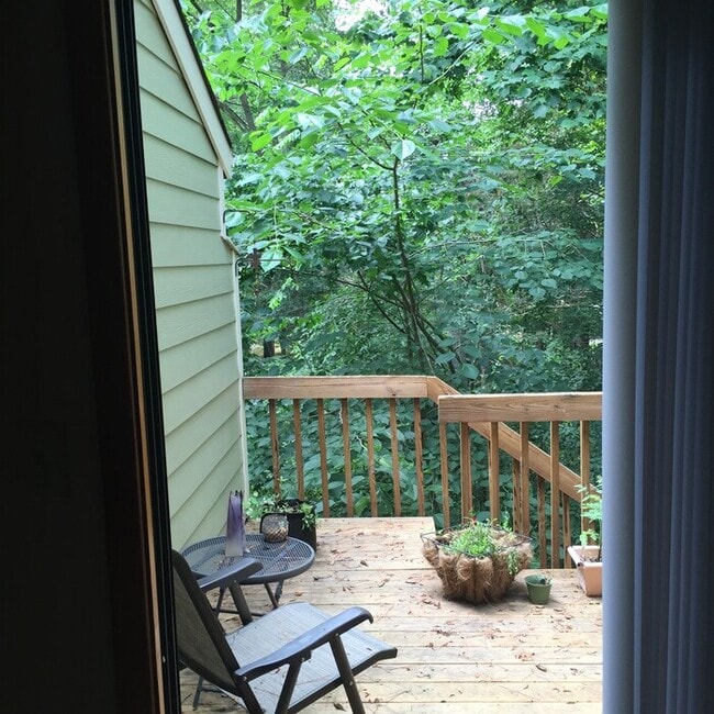 Building Photo - 104 Cedarwood Ln