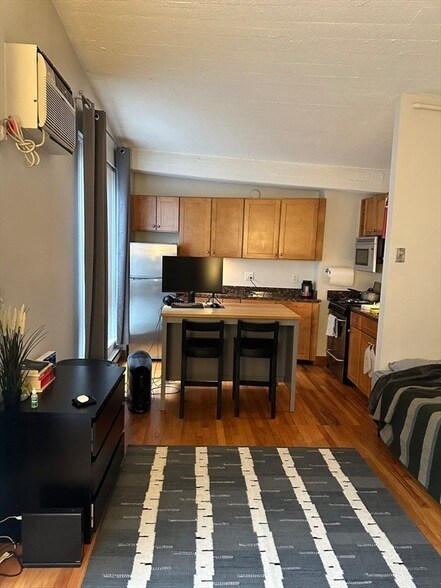 Building Photo - 12 Stoneholm St