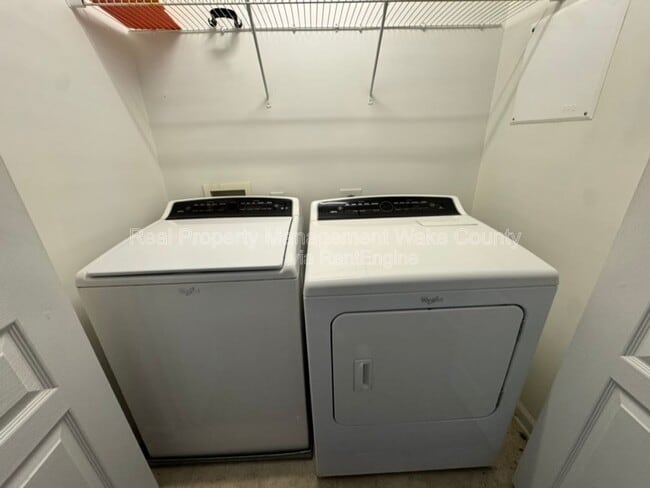 Building Photo - 826 Cupola Dr