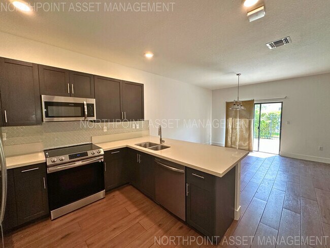 Building Photo - Stylish 3-Bedroom Home with Pool, Garage &...