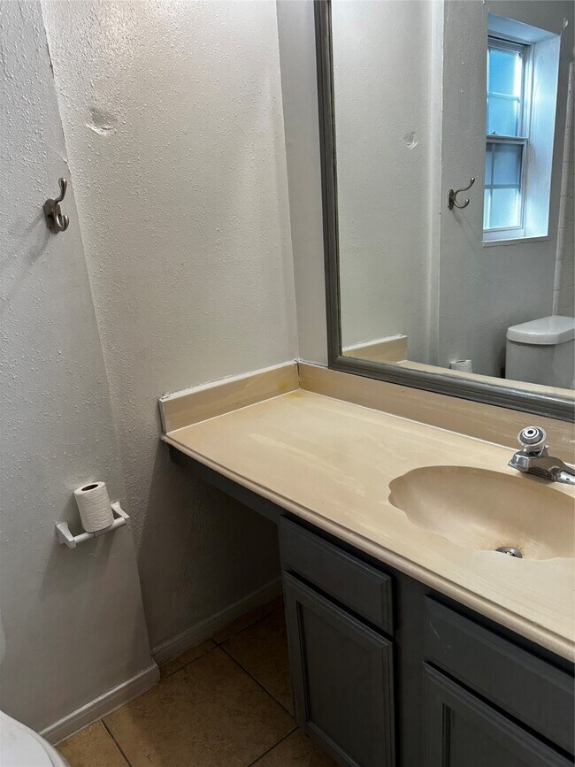 Building Photo - 12435 Truesdell Dr