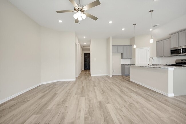 Building Photo - 2810 Woodbrook Dr