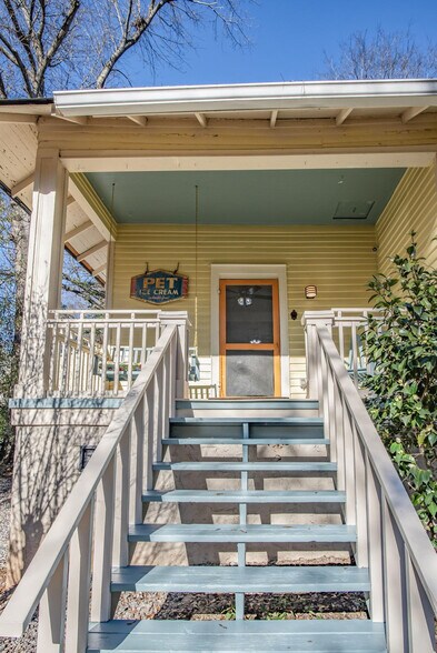 Building Photo - 133 Lenoir Ave