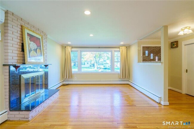 Building Photo - 33 Sky View Dr