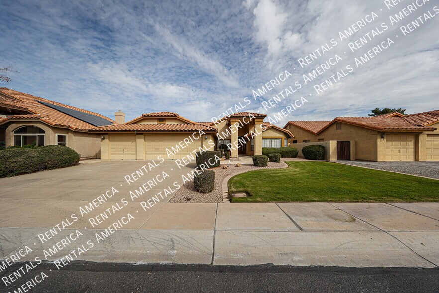 Building Photo - 532 E Stonebridge Dr