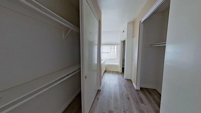 Building Photo - 806 S Sapphire Ln