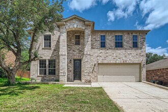 Building Photo - $500 off the first FULL month's rent