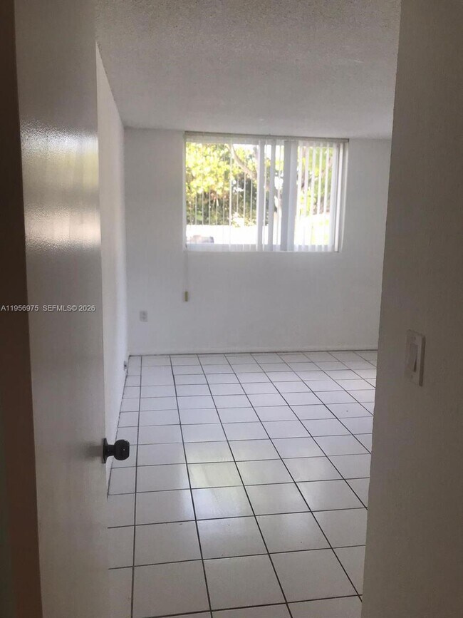 Building Photo - 1251 NE 108th St