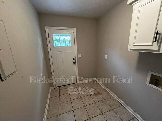 Building Photo - 428 Hannahatchee Ave