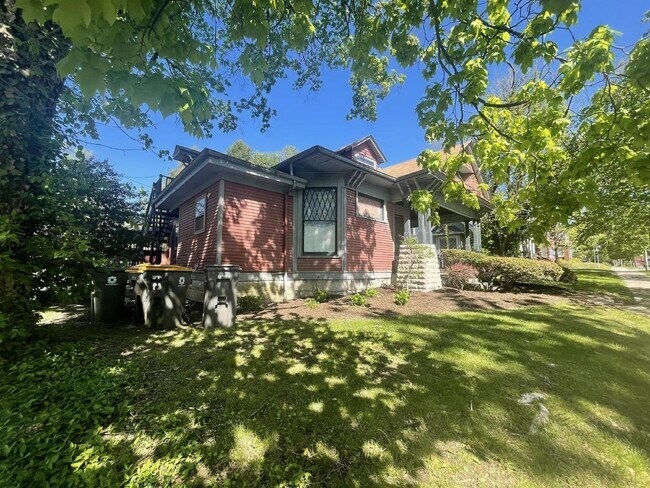 Building Photo - 317 N Indiana Ave