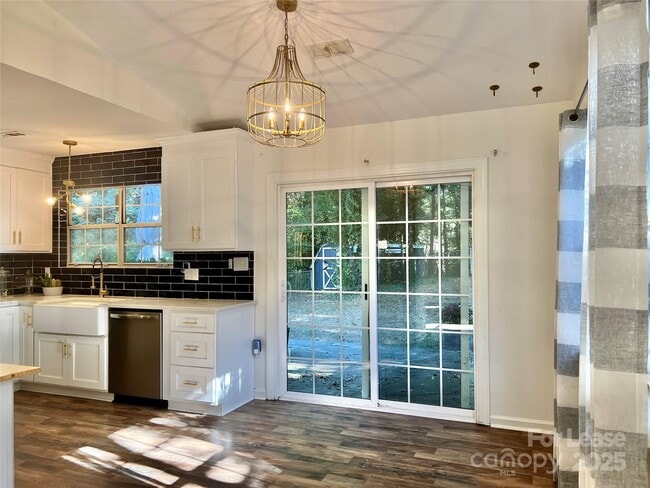 Building Photo - 12318 Delcorte Ln