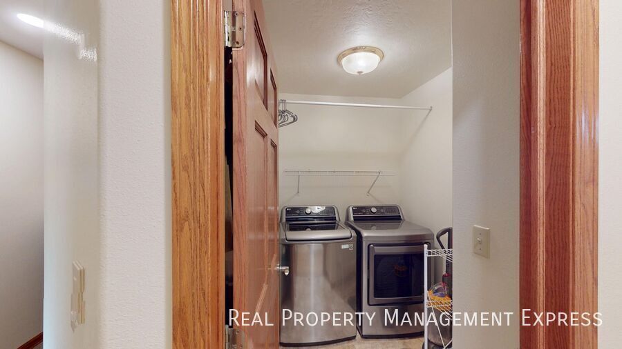 Building Photo - Beautiful 4-Bedroom, 4-Bath Home