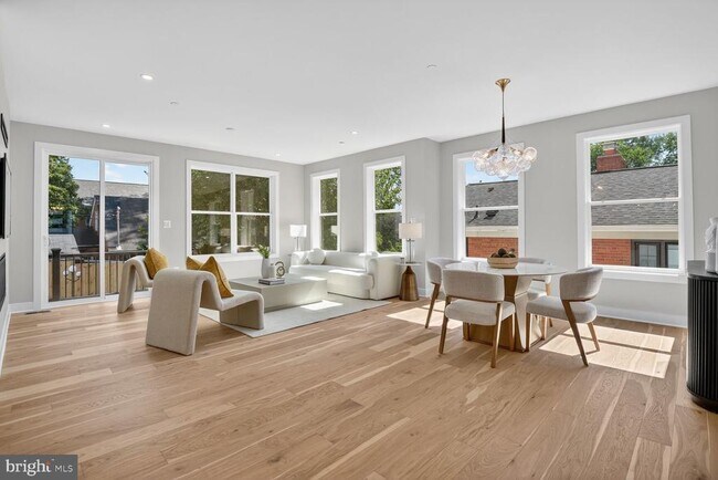 Building Photo - 5310 Cathedral Ave NW