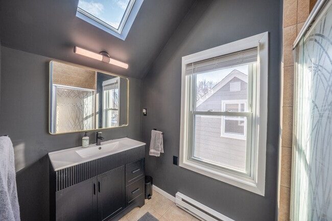 Building Photo - 4249 18th Ave S