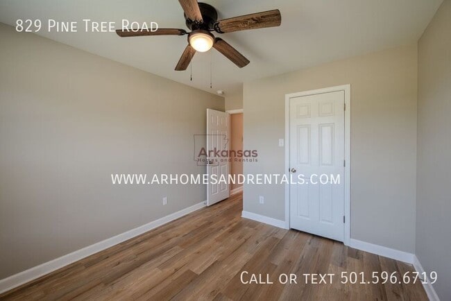 Building Photo - 829 Pine Tree Rd