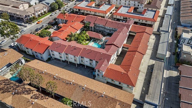 Building Photo - 14405 Cerise Ave