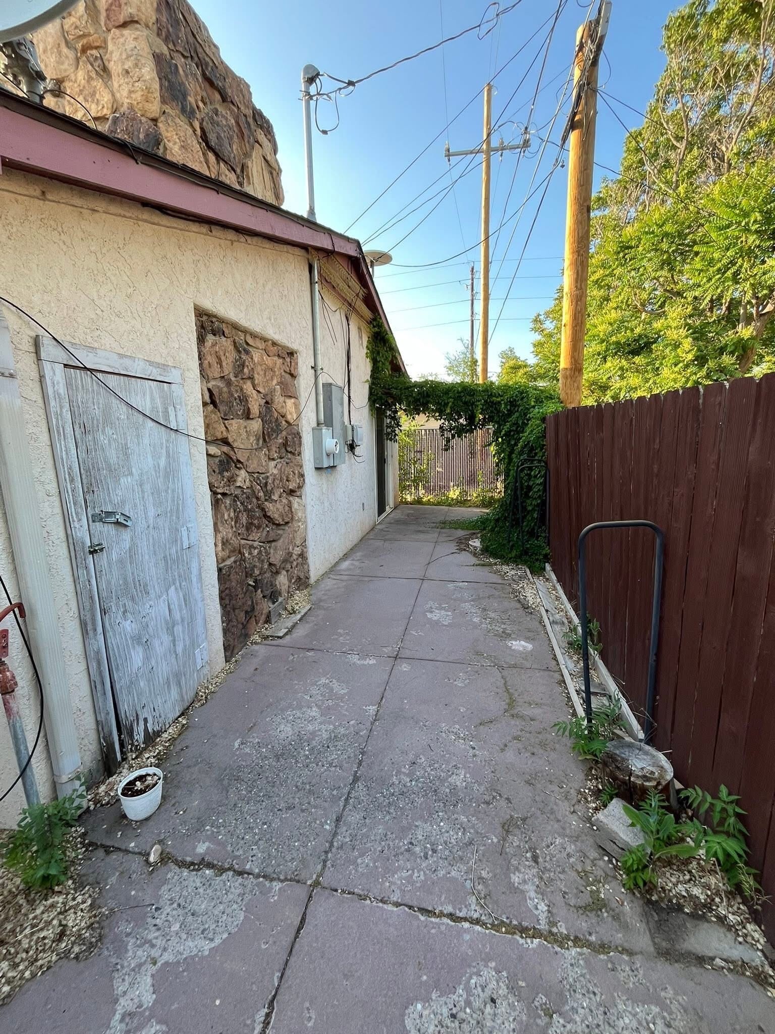 Building Photo - 1714 Dolores St