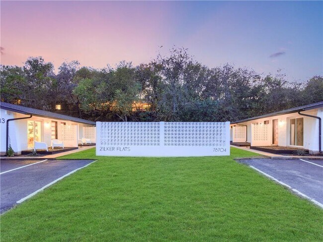 Building Photo - 1215 Hollow Creek Dr