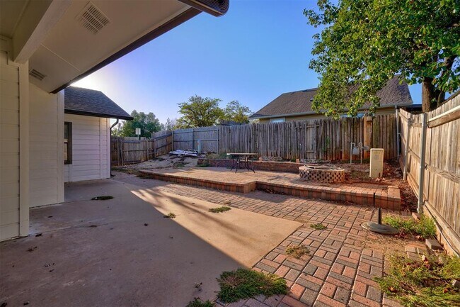 Building Photo - 6700 NW 124th St