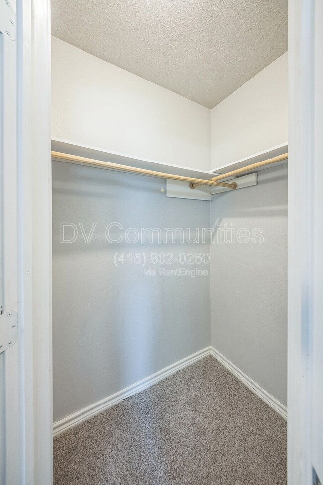 Building Photo - 9830 Cherokee St