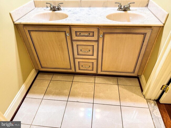 Building Photo - 6403 Velliety Ln