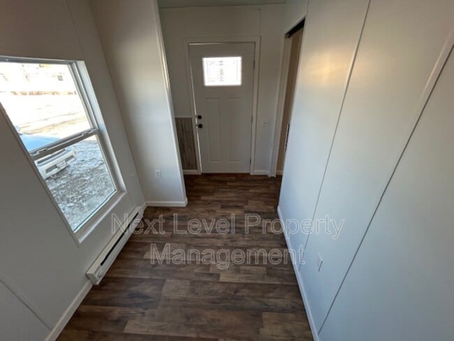 Building Photo - 111 S Cedar Dr