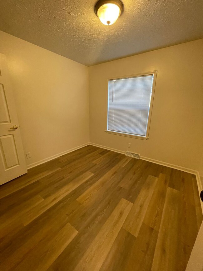 Building Photo - Recently Renovated 4-Bedroom, 2-Bathroom D...