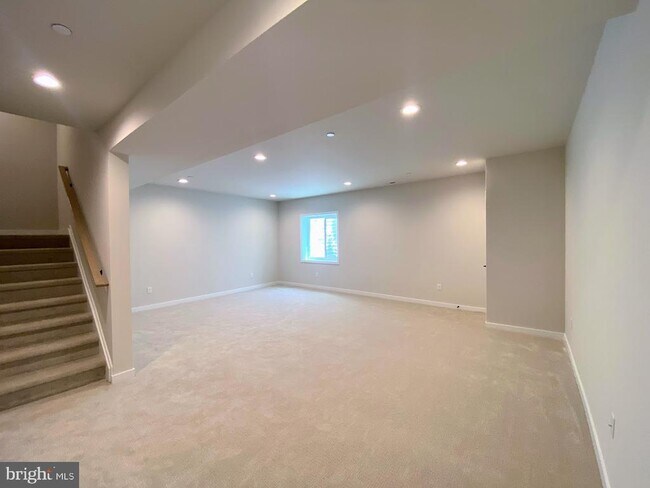 Building Photo - 408 HARTNUP St