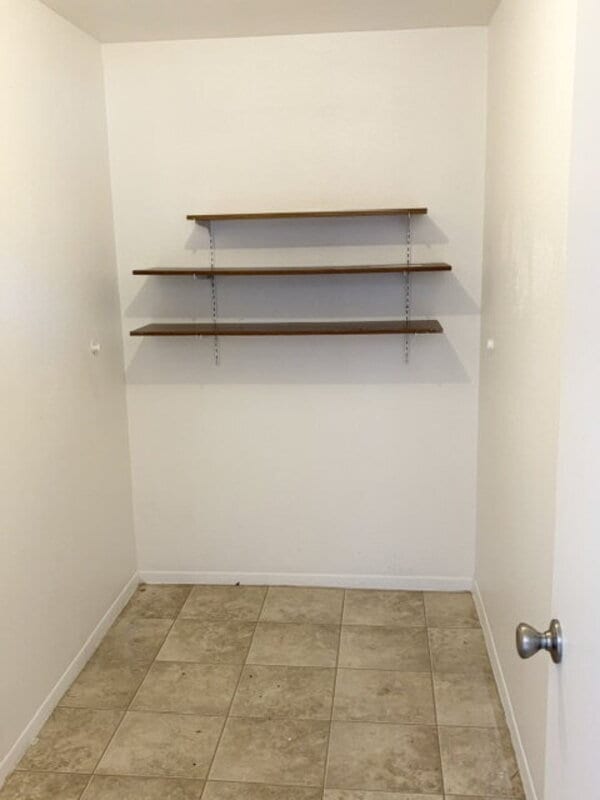 Building Photo - 901 S Melody Ln