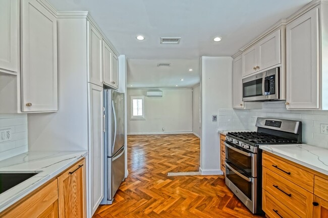 Building Photo - Remodeled, Bright & Airy 5 Room Home on Spacious Lot w/ 3BR2BA Main House, 2 Additional Detached ...