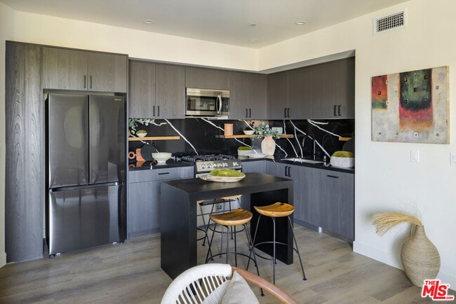 Building Photo - 1110 Spaulding Ave