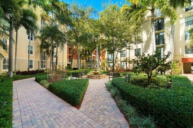 Building Photo - 630 S Sapodilla Ave
