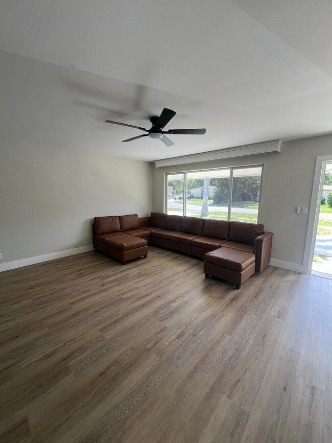 Building Photo - 3797 Roan Ct E