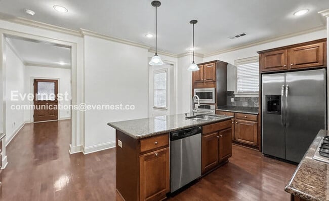 Building Photo - 2067 Ross Park Way