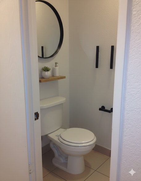 Building Photo - 2423 Poplar St SE