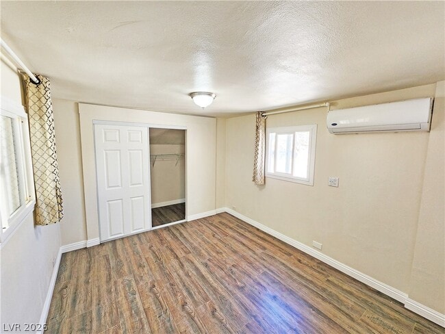 Building Photo - 1080 W Windsong Ln