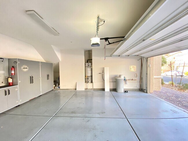 Building Photo - 3621 Vino Biano Ave