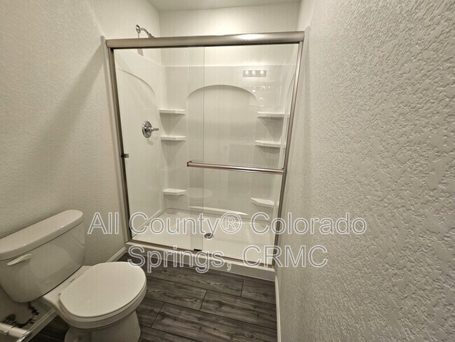 Building Photo - 9256 Lytle Grv