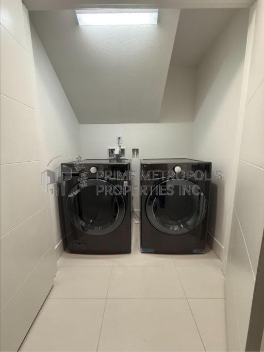 Building Photo - 2142 10th Ave W