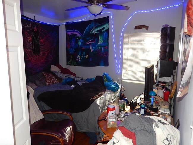 Building Photo - 1663 Sharkey St