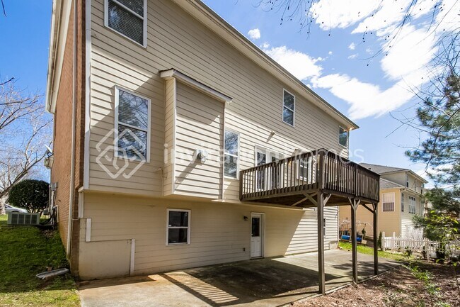 Building Photo - 6134 Foxcroft Ct
