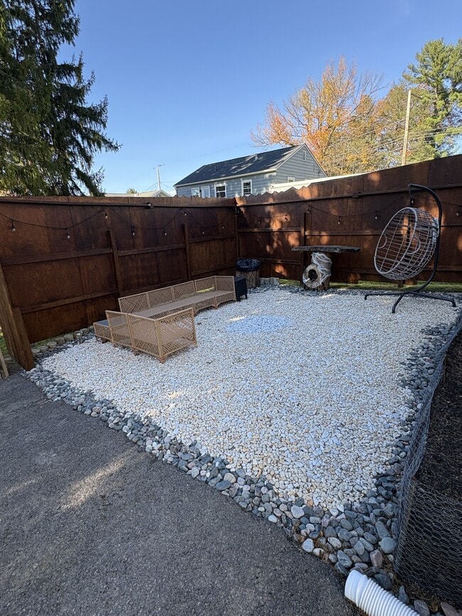 Building Photo - 22 Savannah St