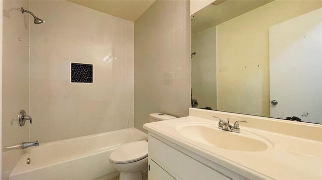 Building Photo - 13212 Bourbon St