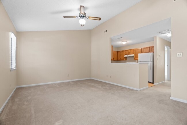Building Photo - Charming Duplex – Lawn Care Included