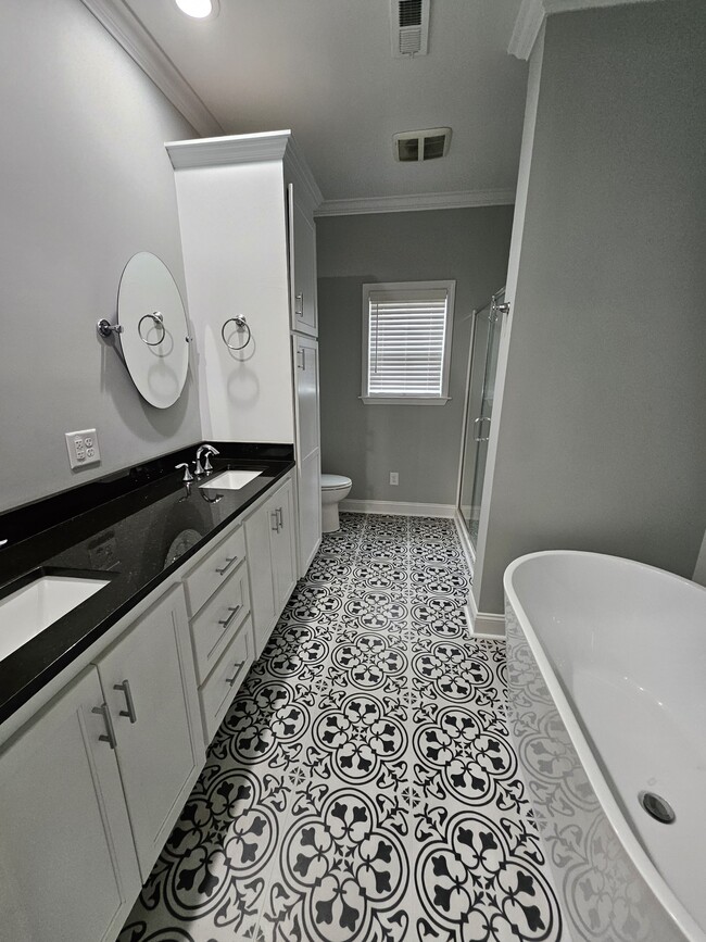 Building Photo - 104 Pioneer Trails Dr