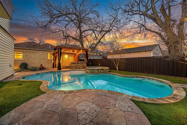 Building Photo - 5623 McCommas Blvd