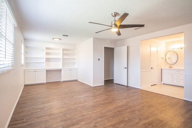 Building Photo - 3216 67th St